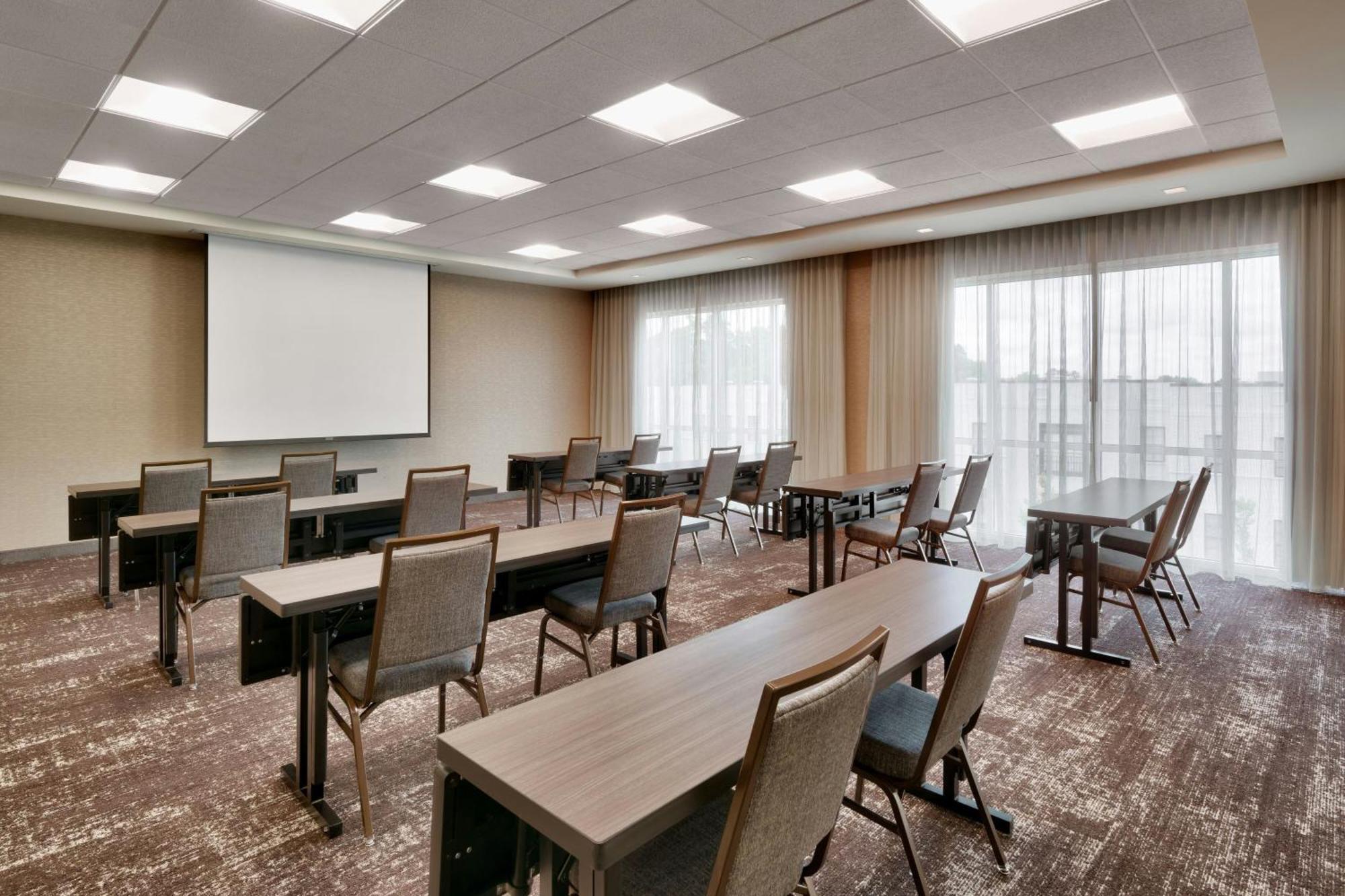 Courtyard By Marriott Atlanta Duluth Downtown Hotel Luaran gambar