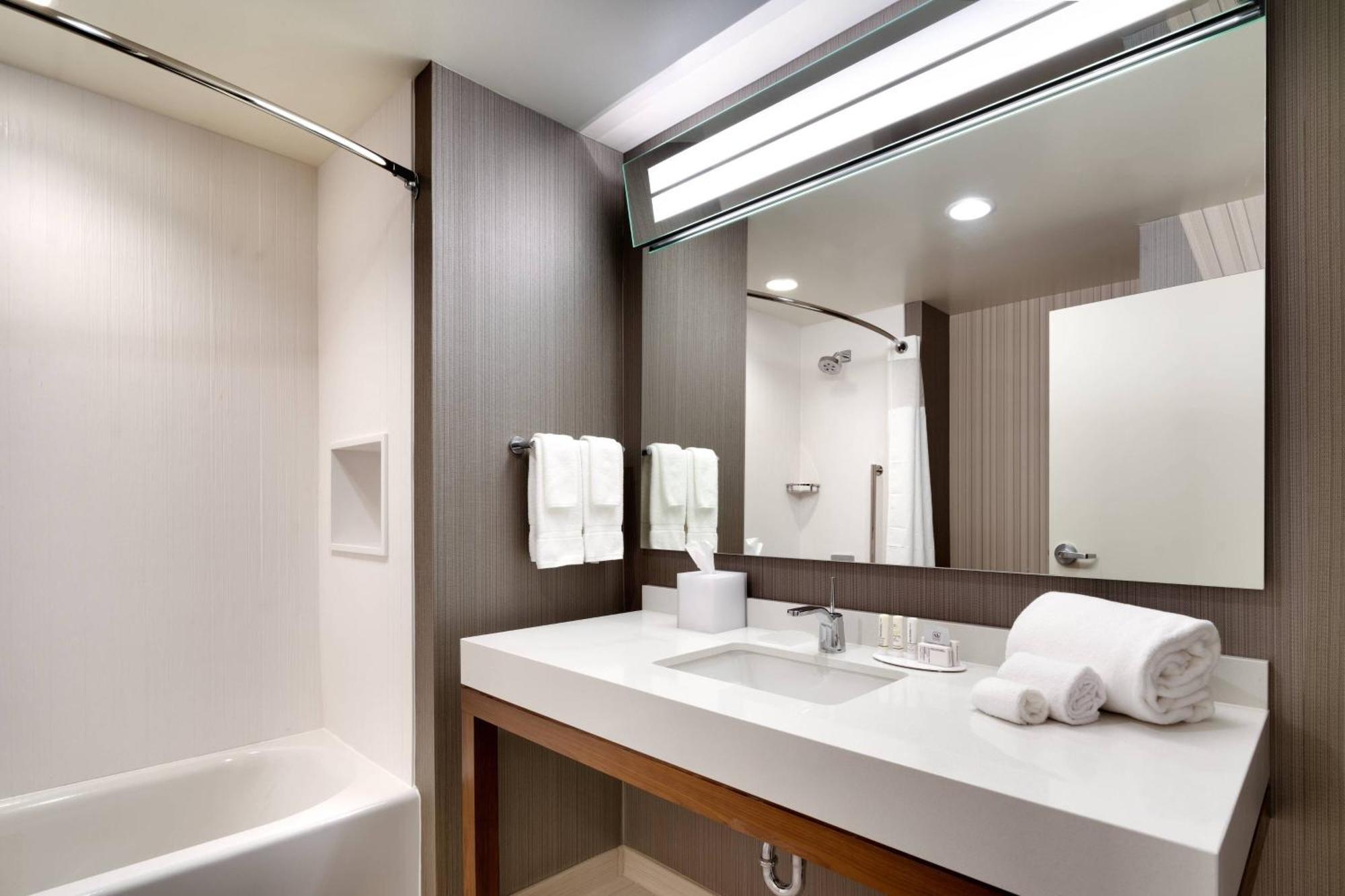 Courtyard By Marriott Atlanta Duluth Downtown Hotel Luaran gambar