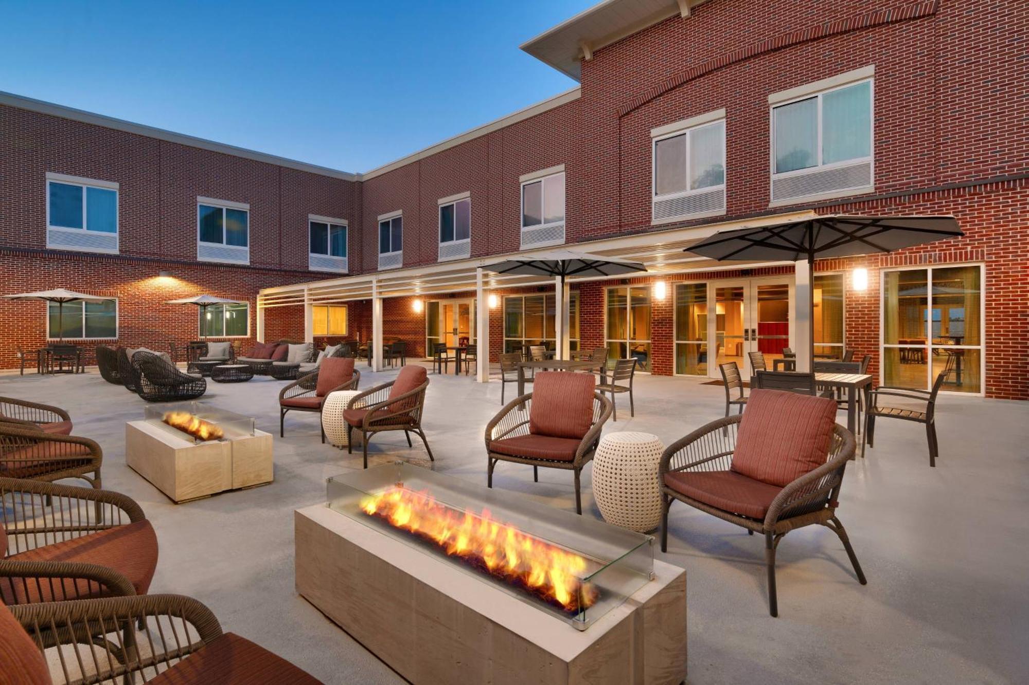 Courtyard By Marriott Atlanta Duluth Downtown Hotel Luaran gambar